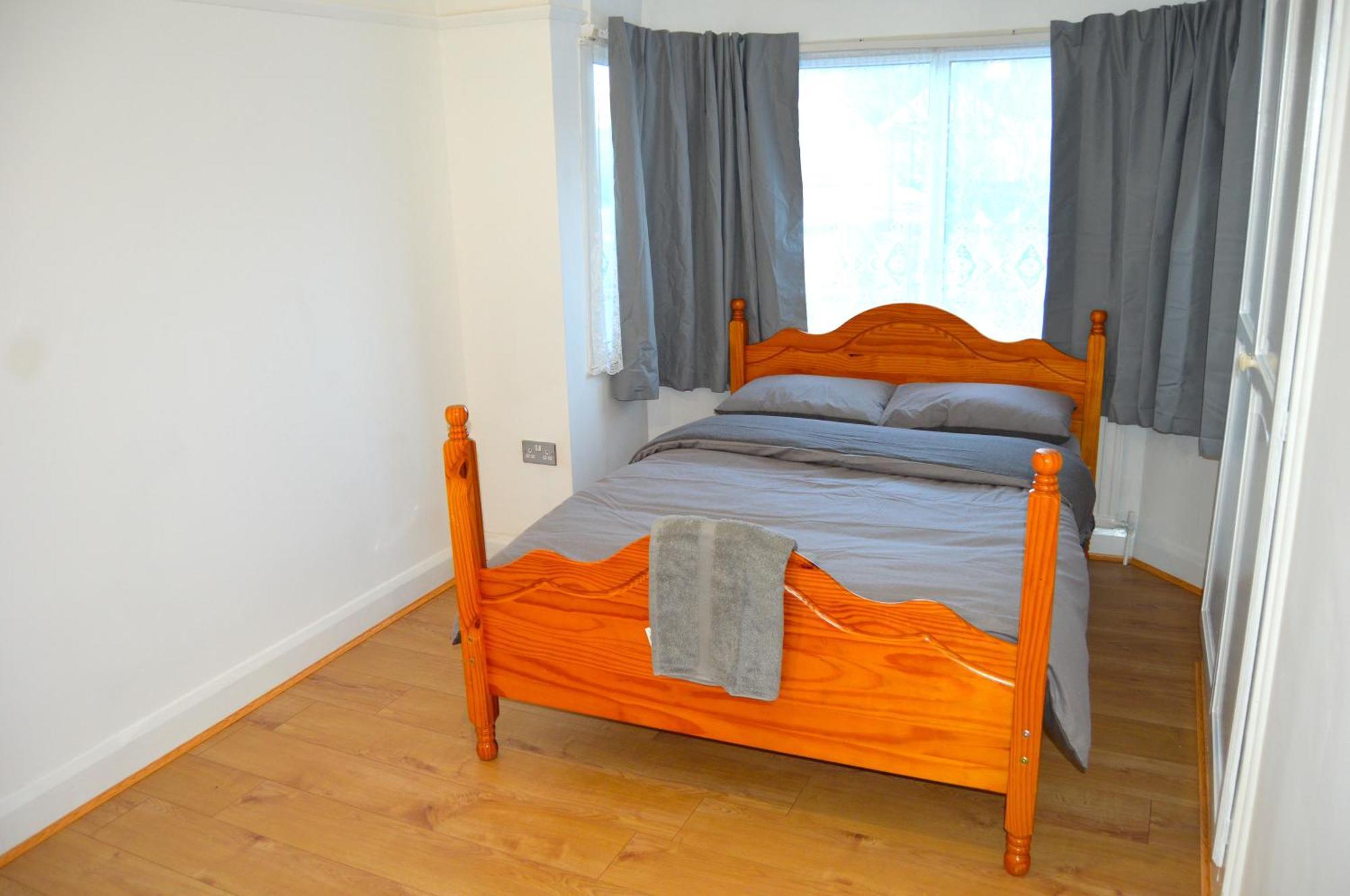 East Croydon Homestay *